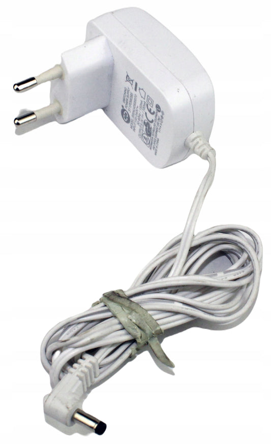 Zasilacz S004LV0500070 5V 700mA 4mm