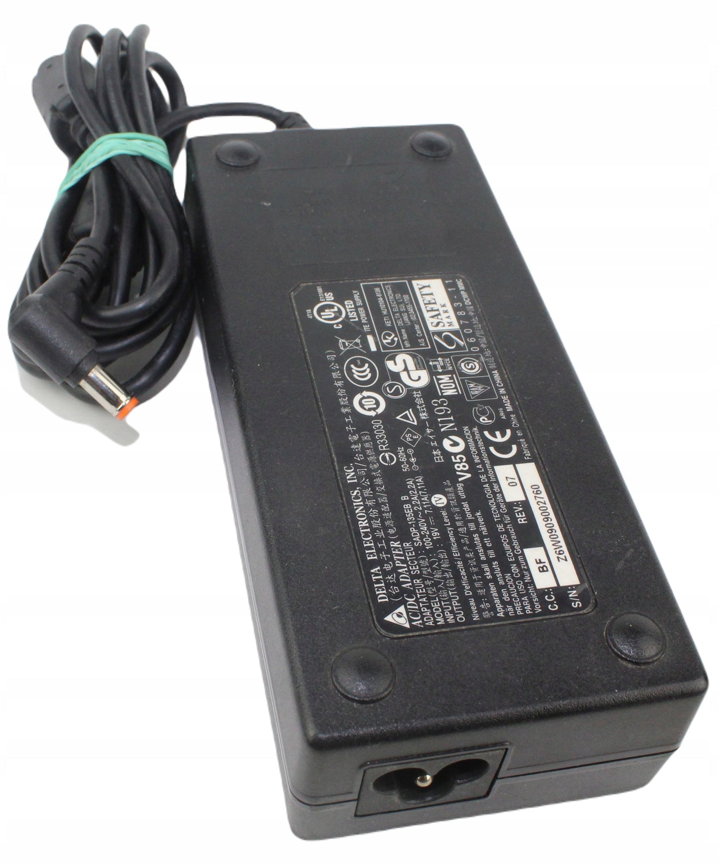 Zasilacz Delta SADP-135EB B 19V 7.11A 5.5x2.5