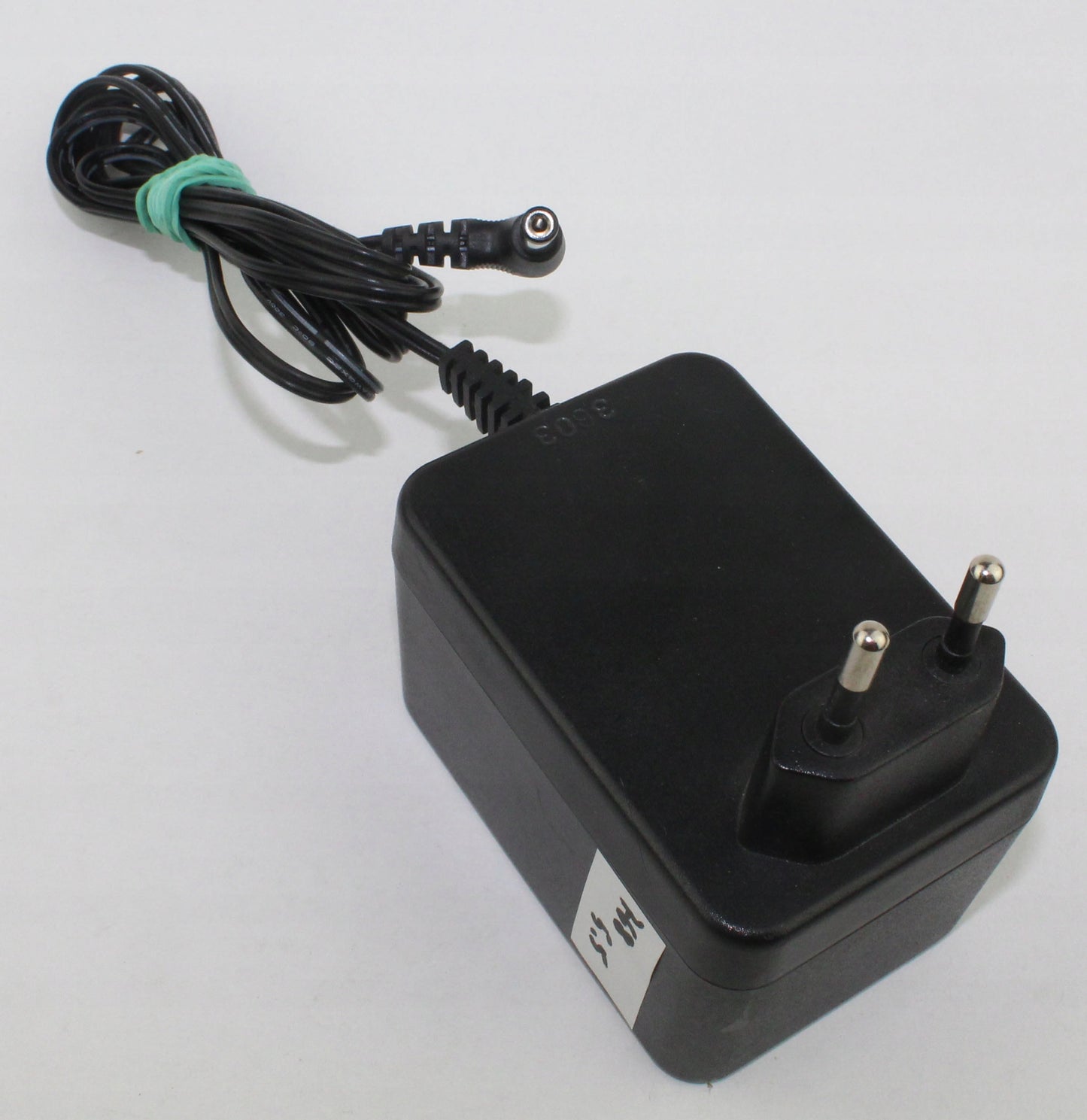 Zasilacz DVE DV-751AUP 7,5V 1A 230V 1 szt czarny