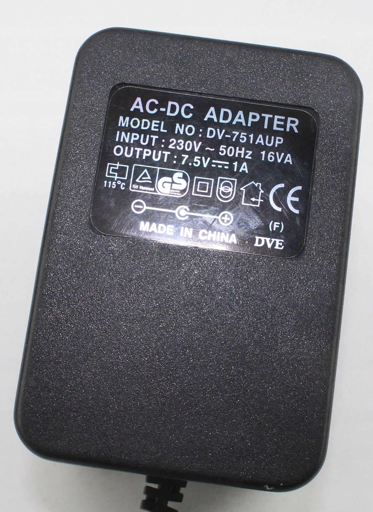 Zasilacz DVE DV-751AUP 7,5V 1A 230V 1 szt czarny